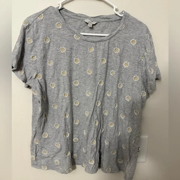 Lucky Brand Gray Floral Short Sleeve Tee - Picture 1 of 3